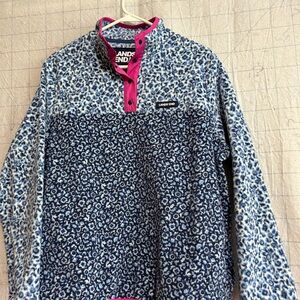 Lands Ends fleece two tone blue animal pattern pink trim Sz L Petit